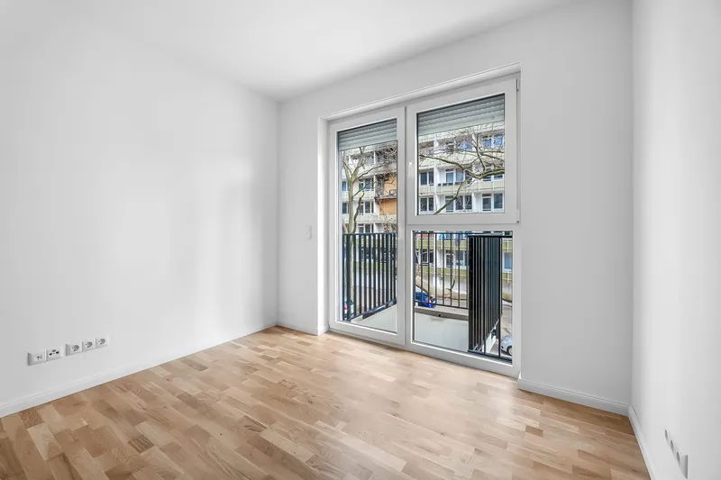 Unmöbliertes Studio mit EBK in Lichtenberg — photo 1